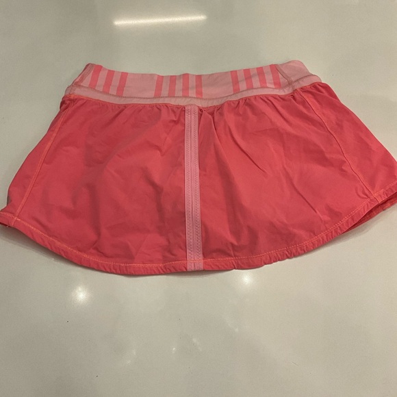 Lululemon run pace skirt size 6 - Picture 10 of 11